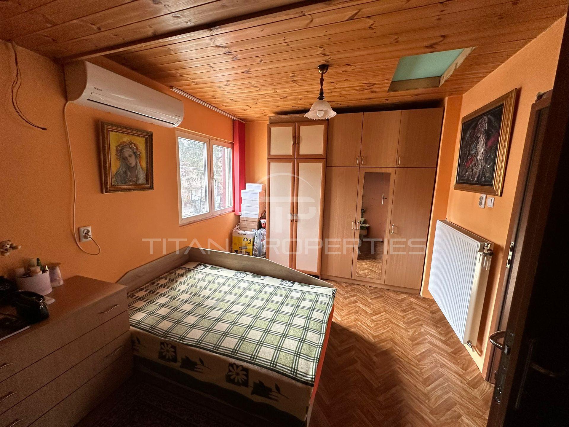 Къща за продажба в с. Владая