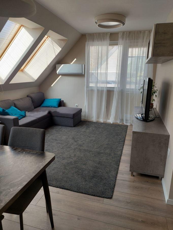 Под наем в Варна тристаен Базар Левски ID 2166477