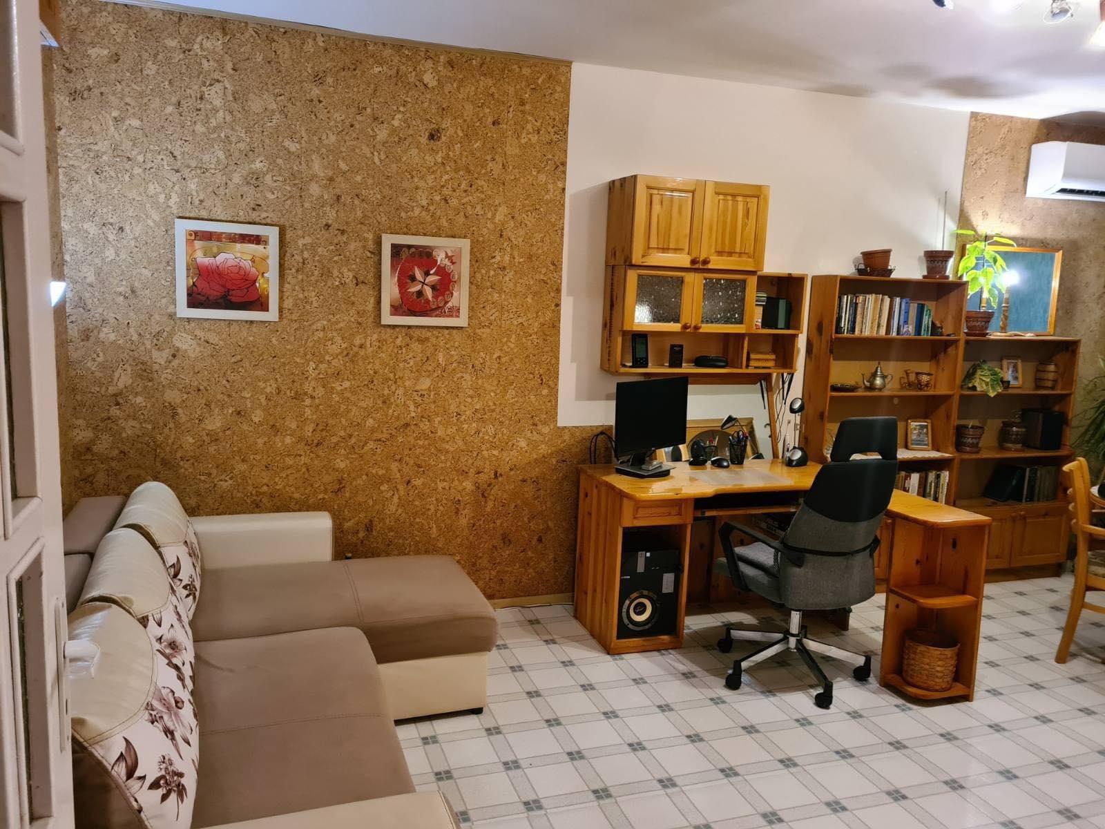 Просторен едностаен апартамент в кв. Кючук Париж