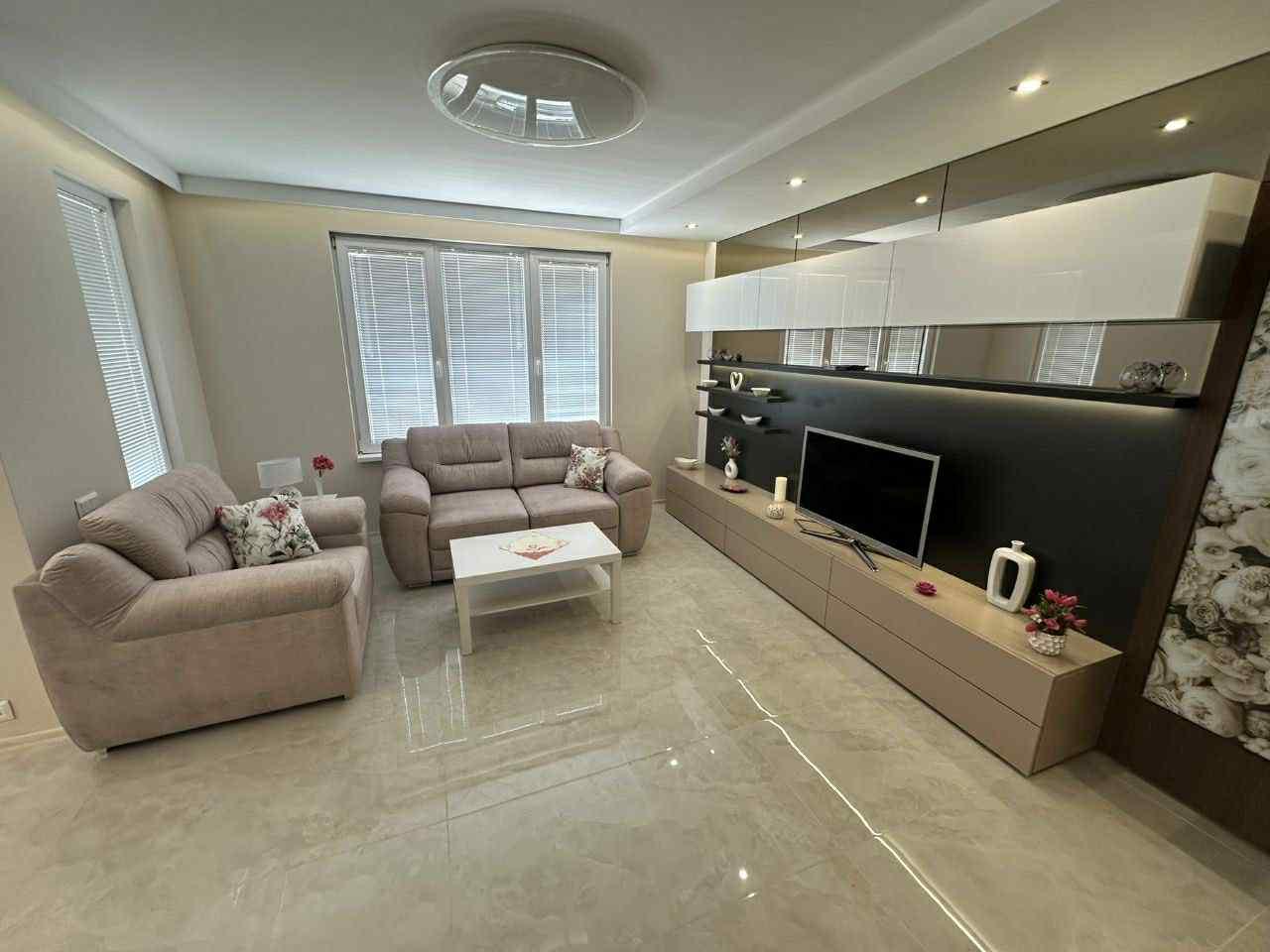 Тристаен, под наем, жк. Манастирски ливади