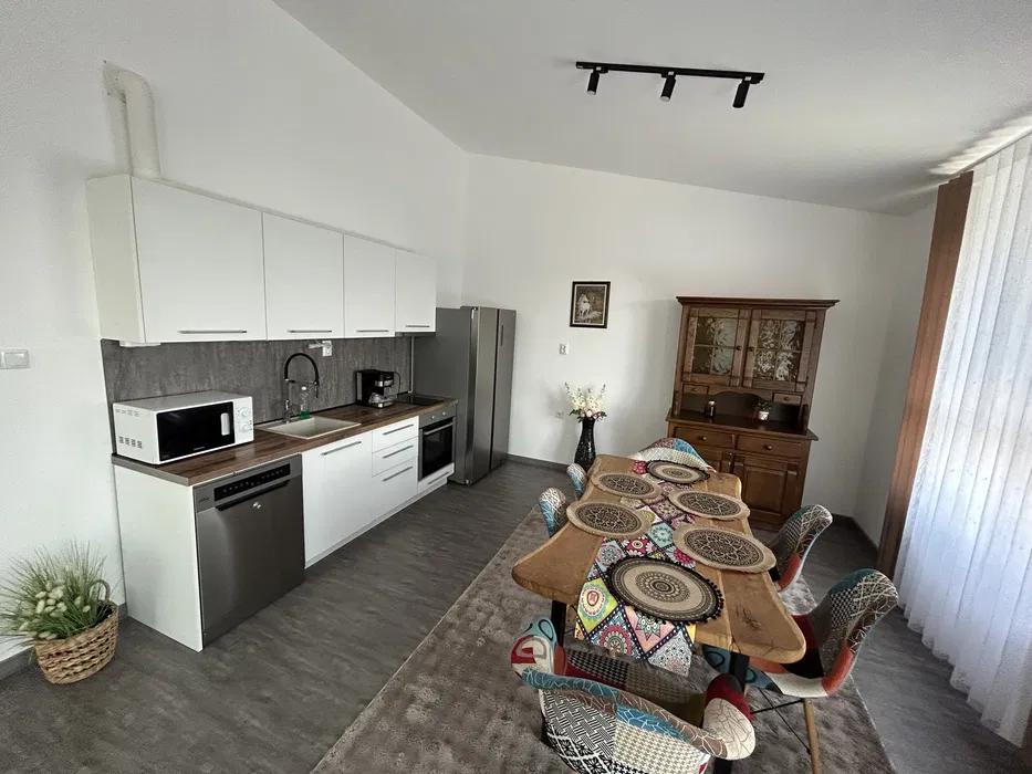 Под наем в Варна четиристаен  Център ID 2207578