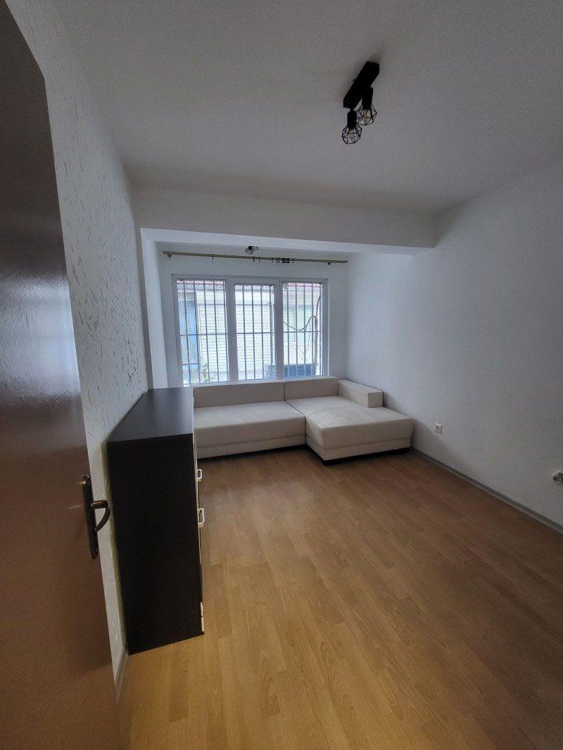 Двустаен, под наем, Зона Б-18