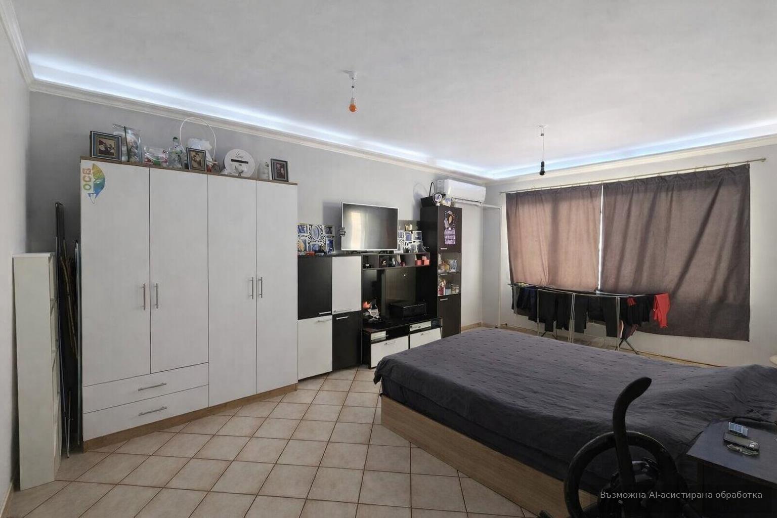 Двустаен панелен апартамент в ж.к Меден Рудник зона В