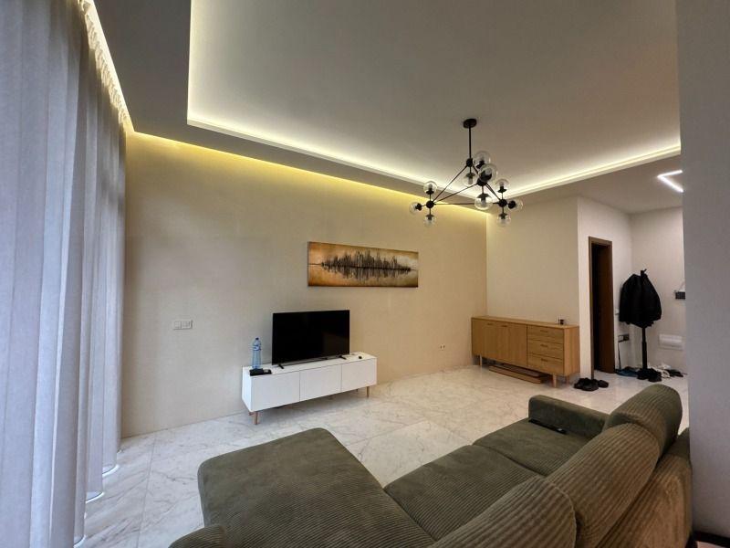 Тристаен, под наем, жк. Кръстова вада