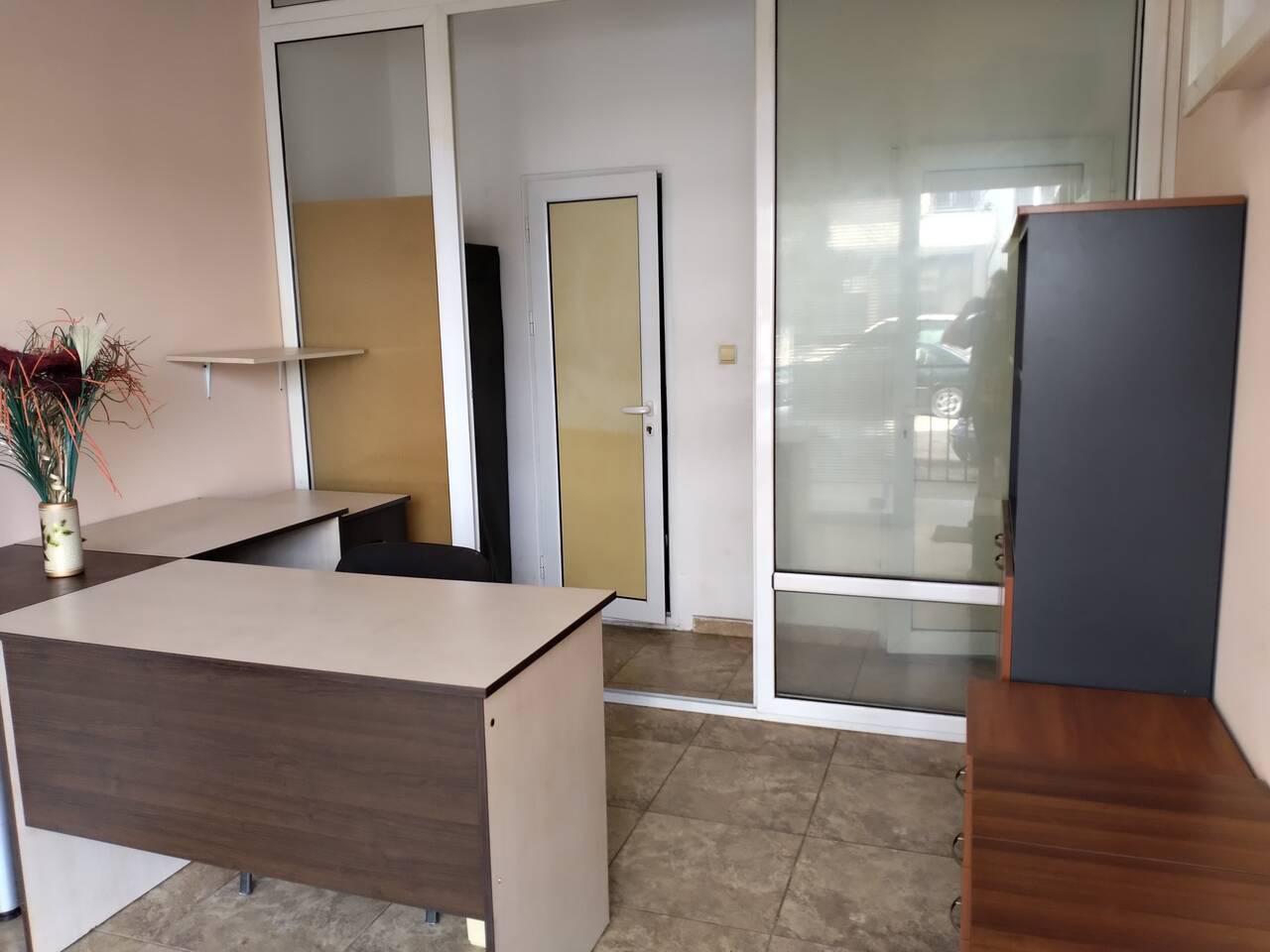 Помещение за продажба в кв. Изгрев 