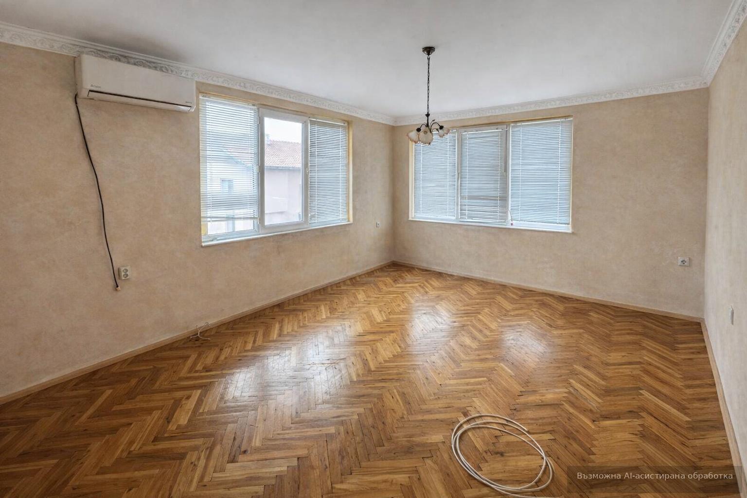 Тристаен апартамент в кв. Банево