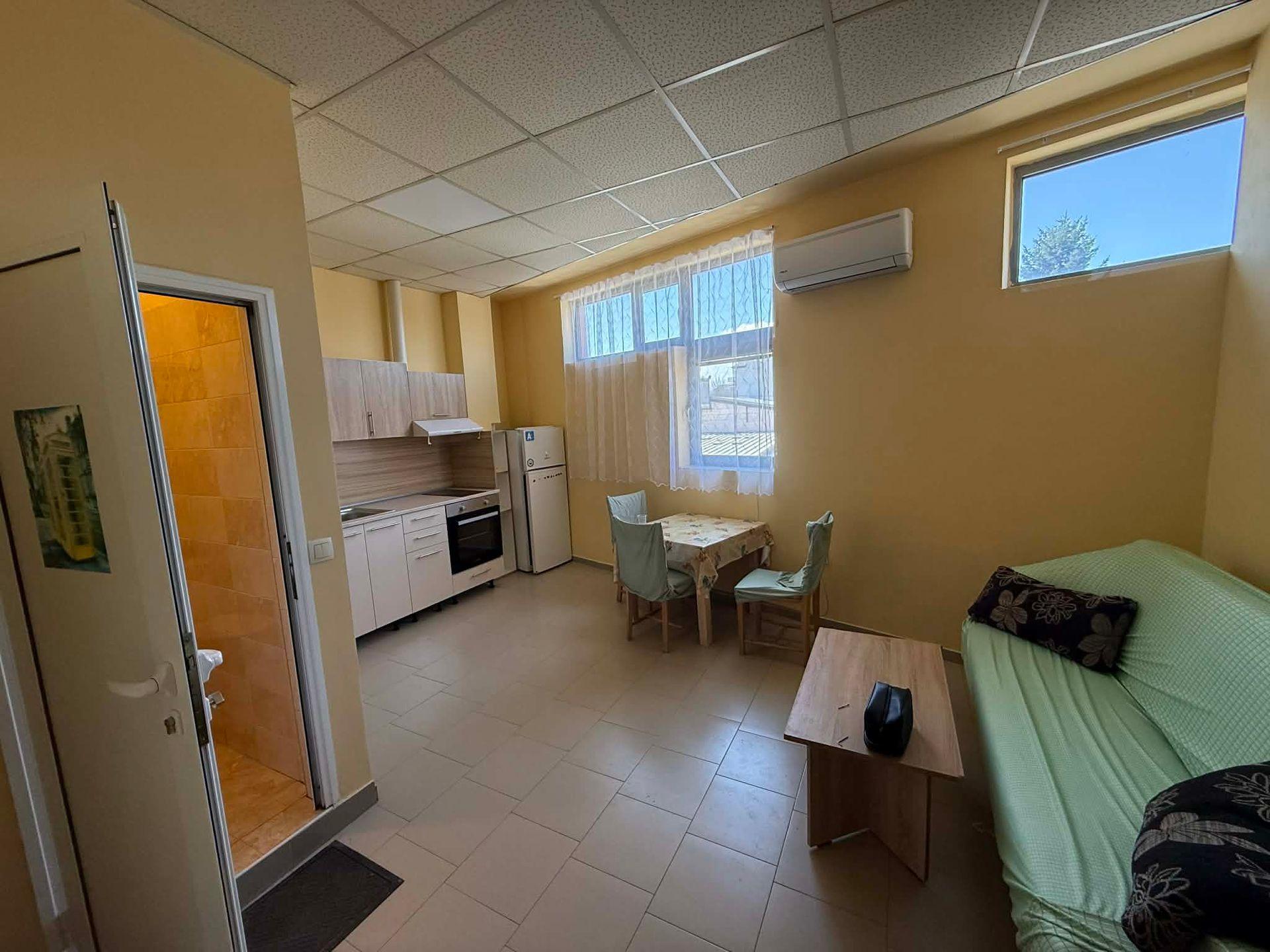 Двустаен, под наем, жк. Левски В