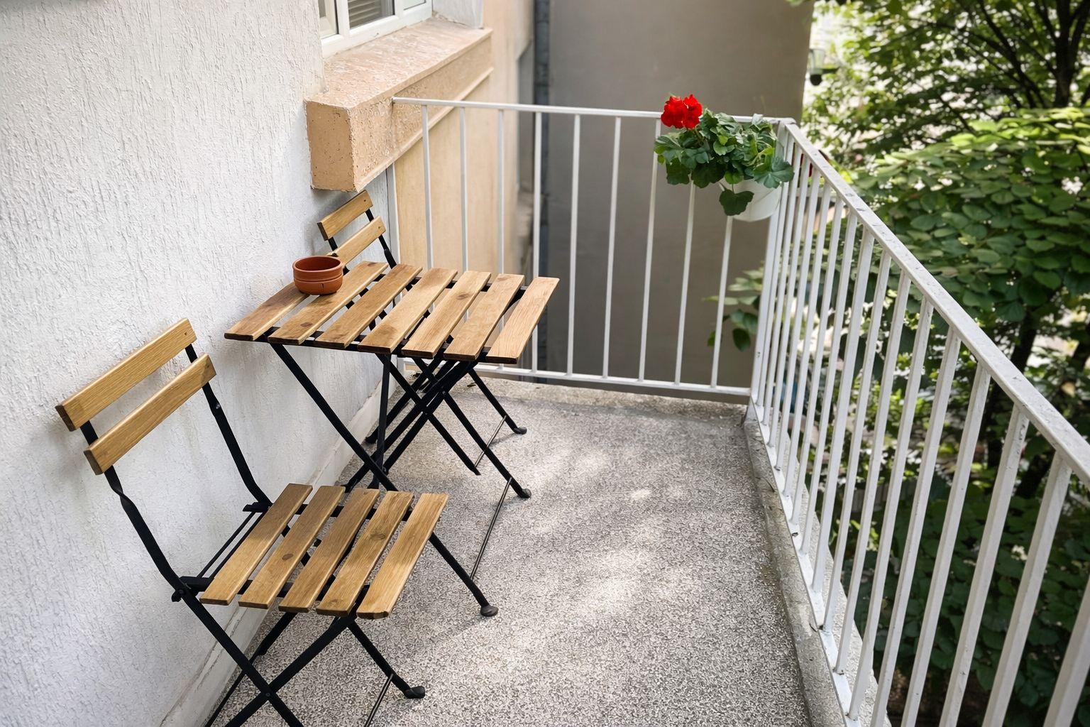 Тристаен, под наем, Център