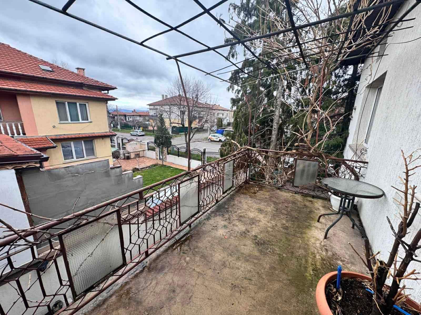 За продажба в София къща Божурище ID 2109102