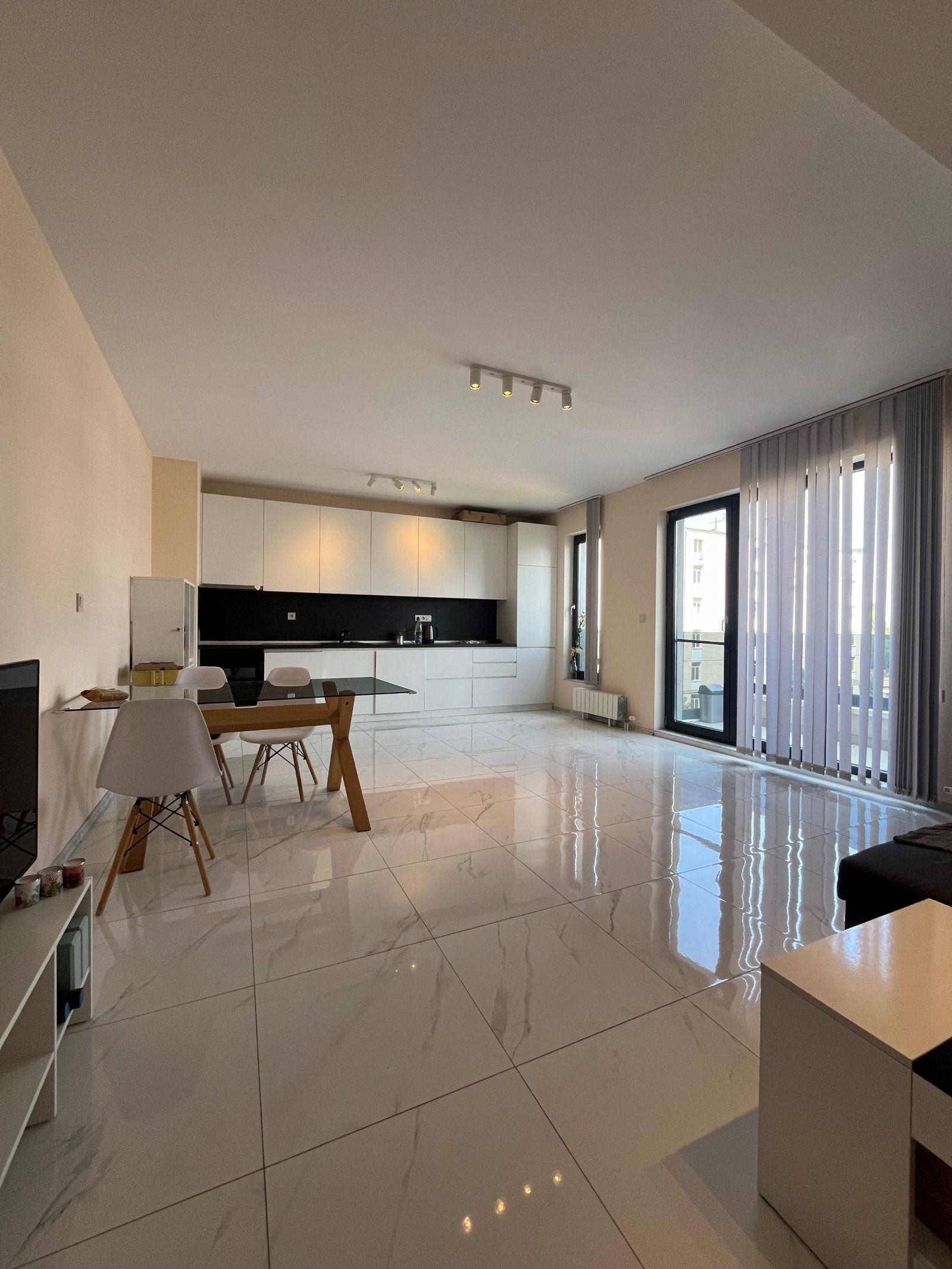 Двустаен, под наем, жк. Изгрев