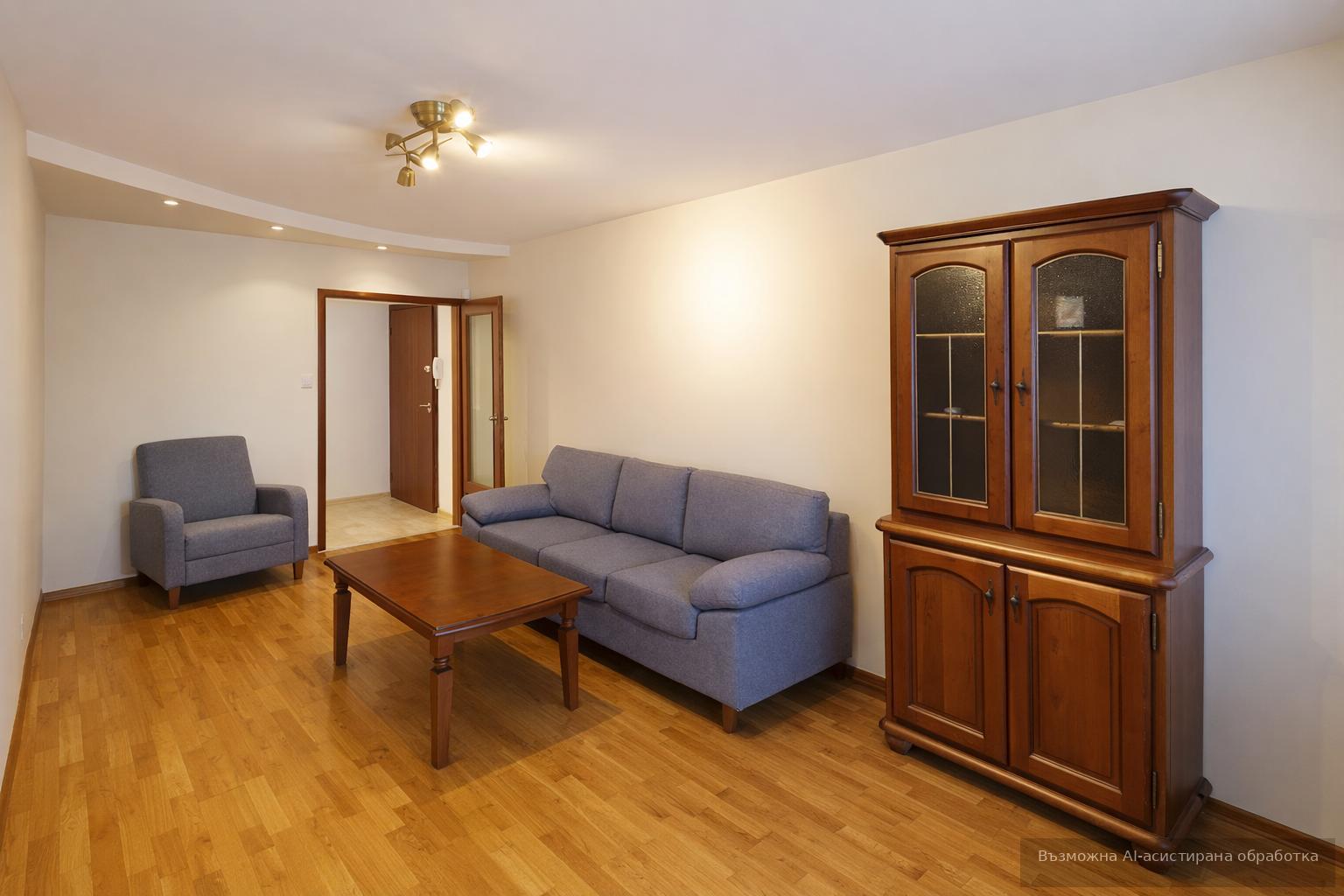 Под наем в София тристаен Център ID 2109884