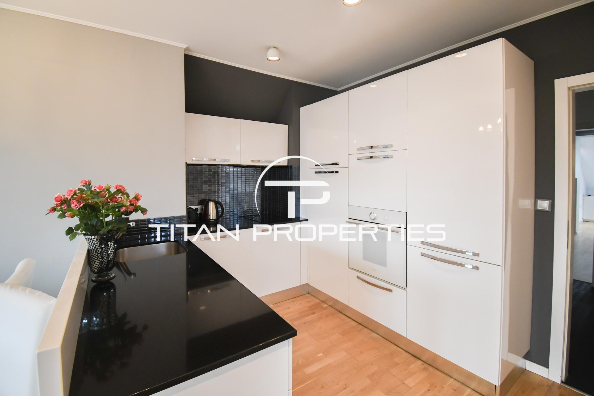 Тристаен, под наем, Център НДК