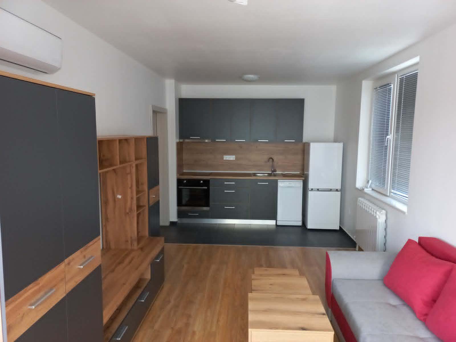 Тристаен, под наем, Божурище 