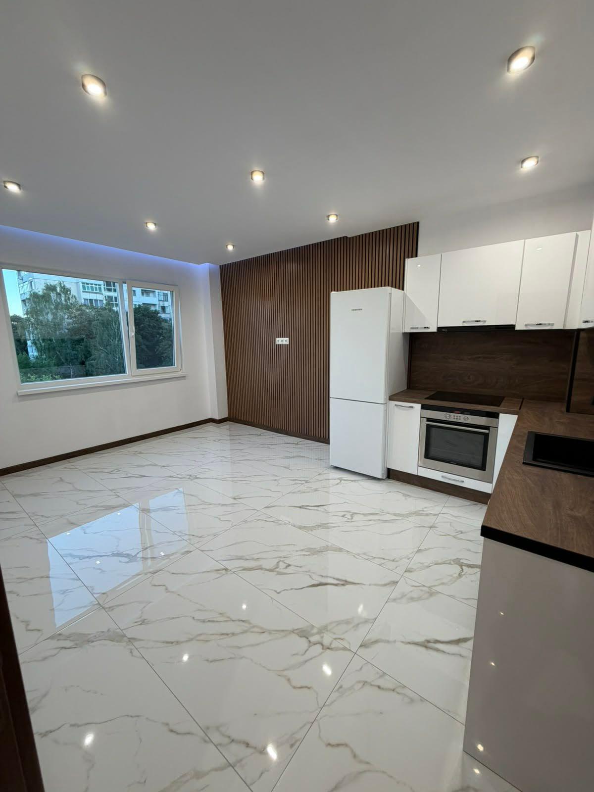 За продажба в София тристаен Дружба 1 ID 2118131