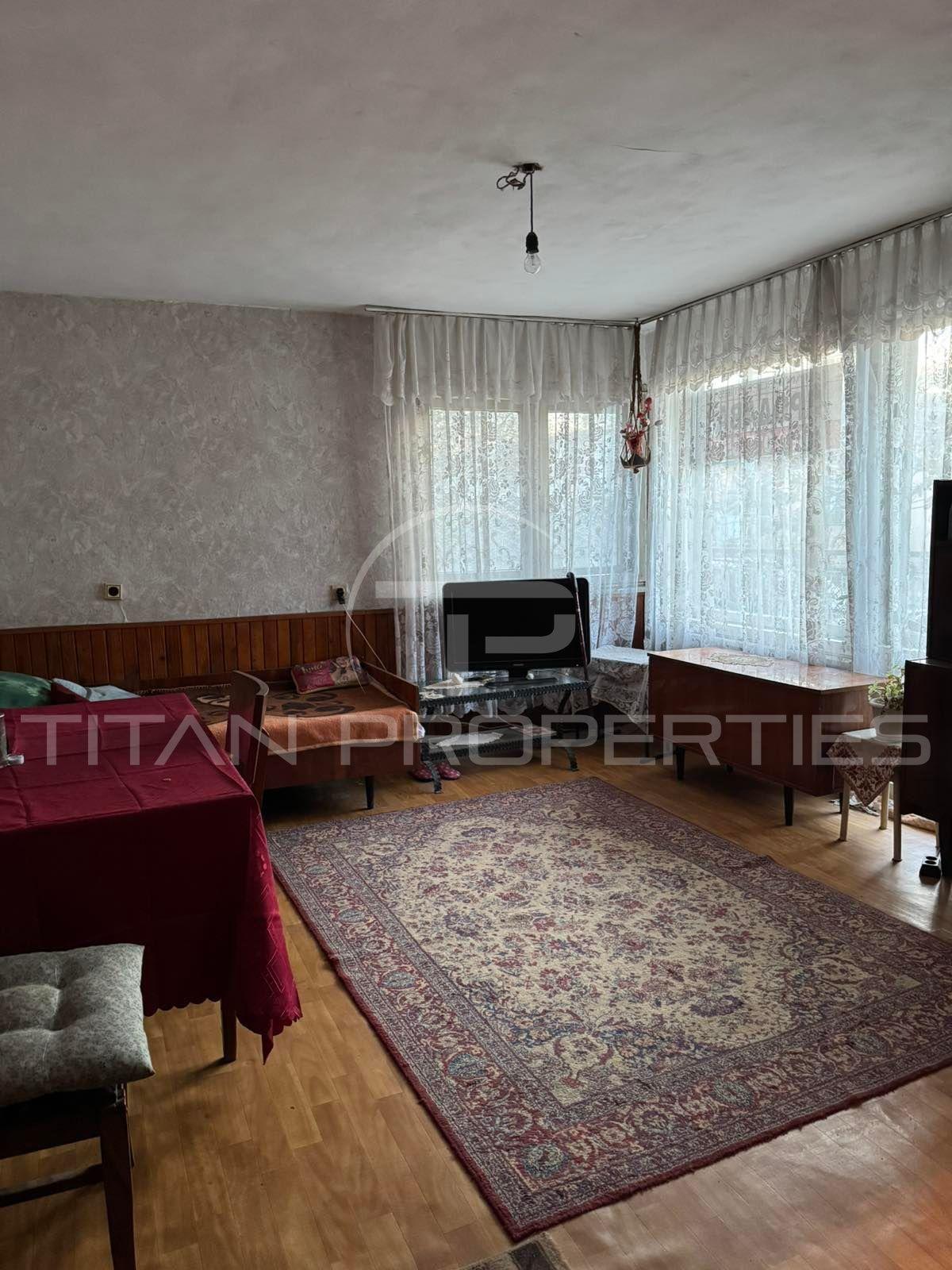 Floor of a house for sale in Moderno predgradie district