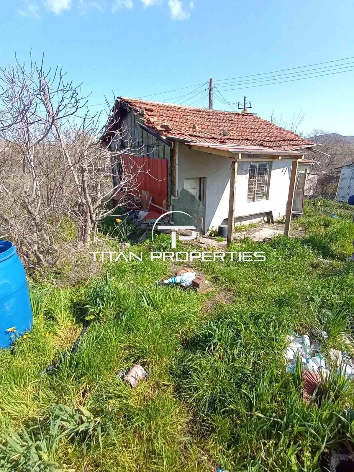 Plot of land with a building in Ostritsata 2 locality
