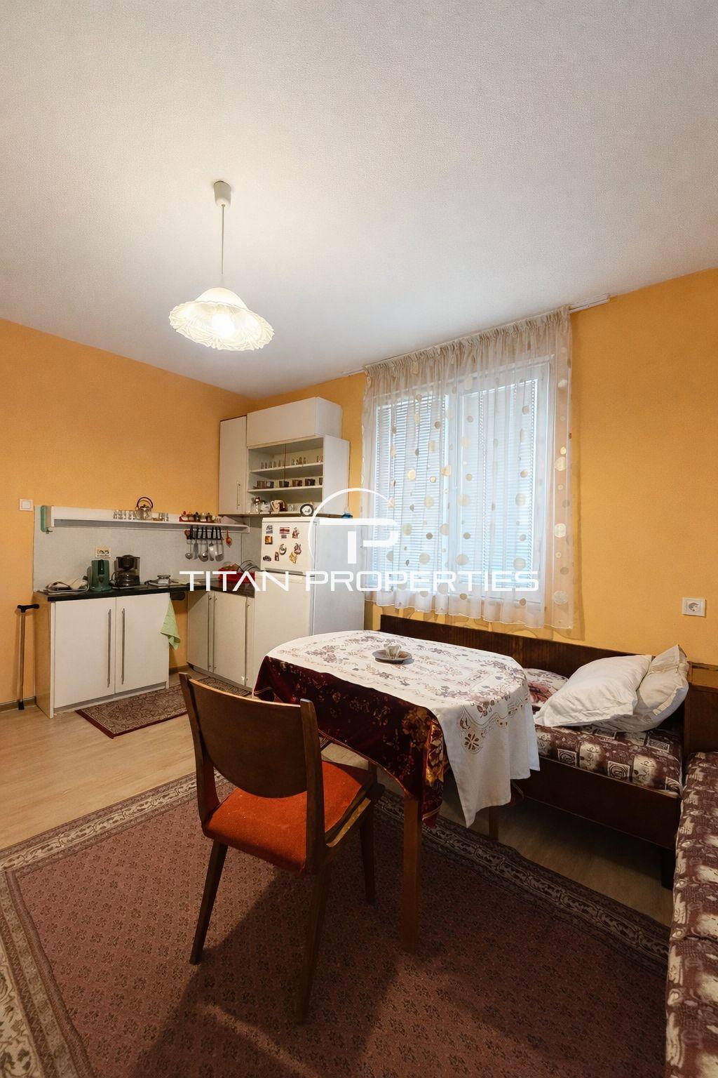 For sale in Plovdiv floor of a house in Hristo Smirnenski ID 2119683