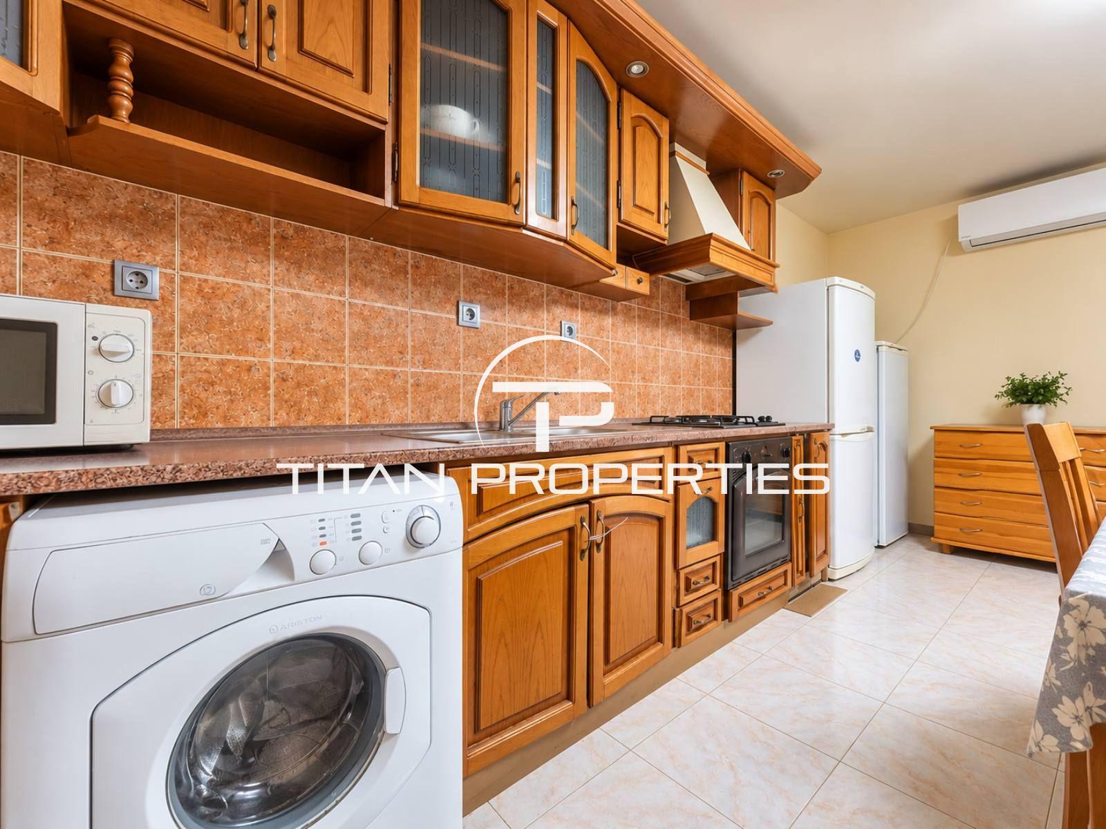За продажба в Бургас тристаен Център ID 2120524