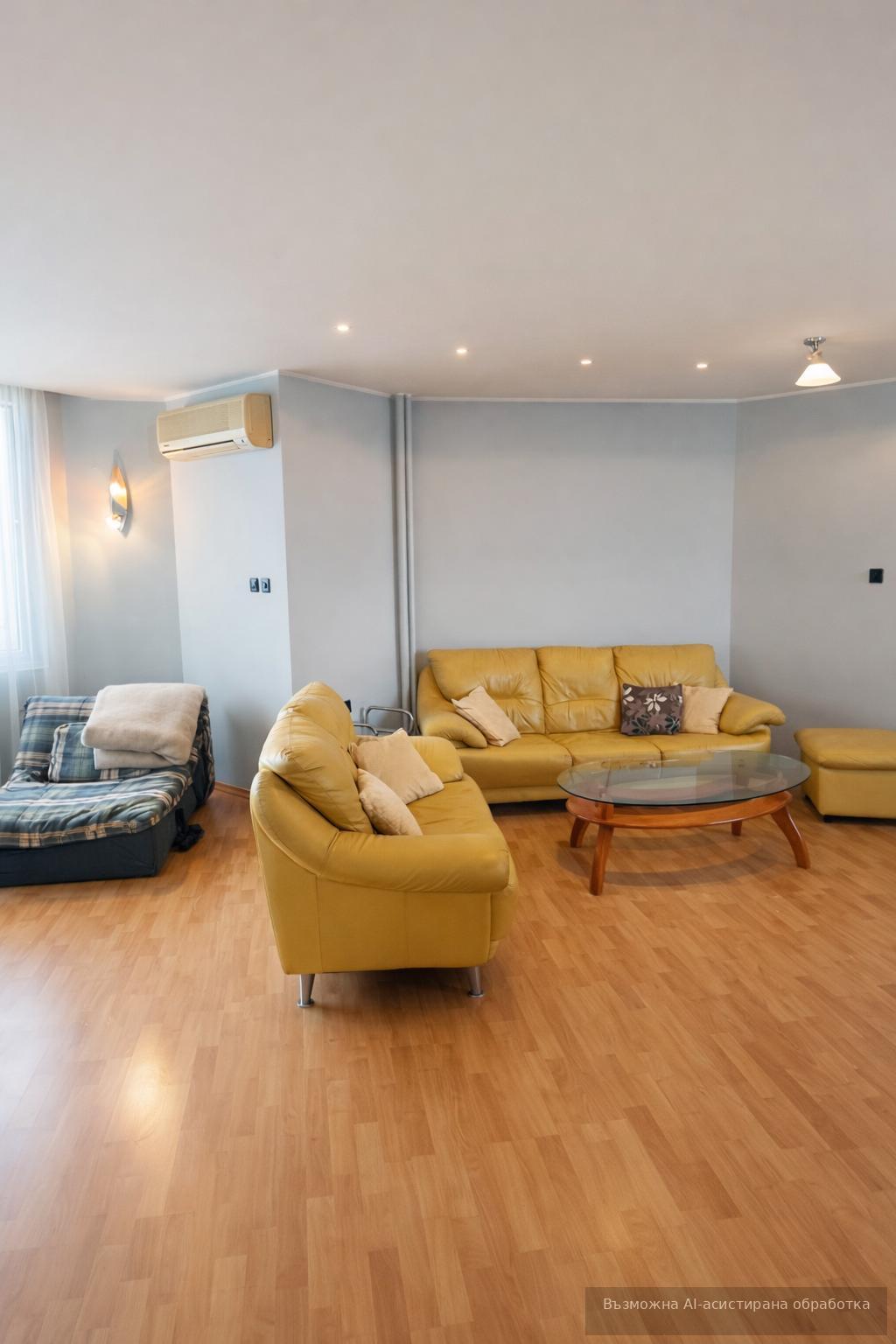 Three-bedroom apartment for rent in Trakiya residential district