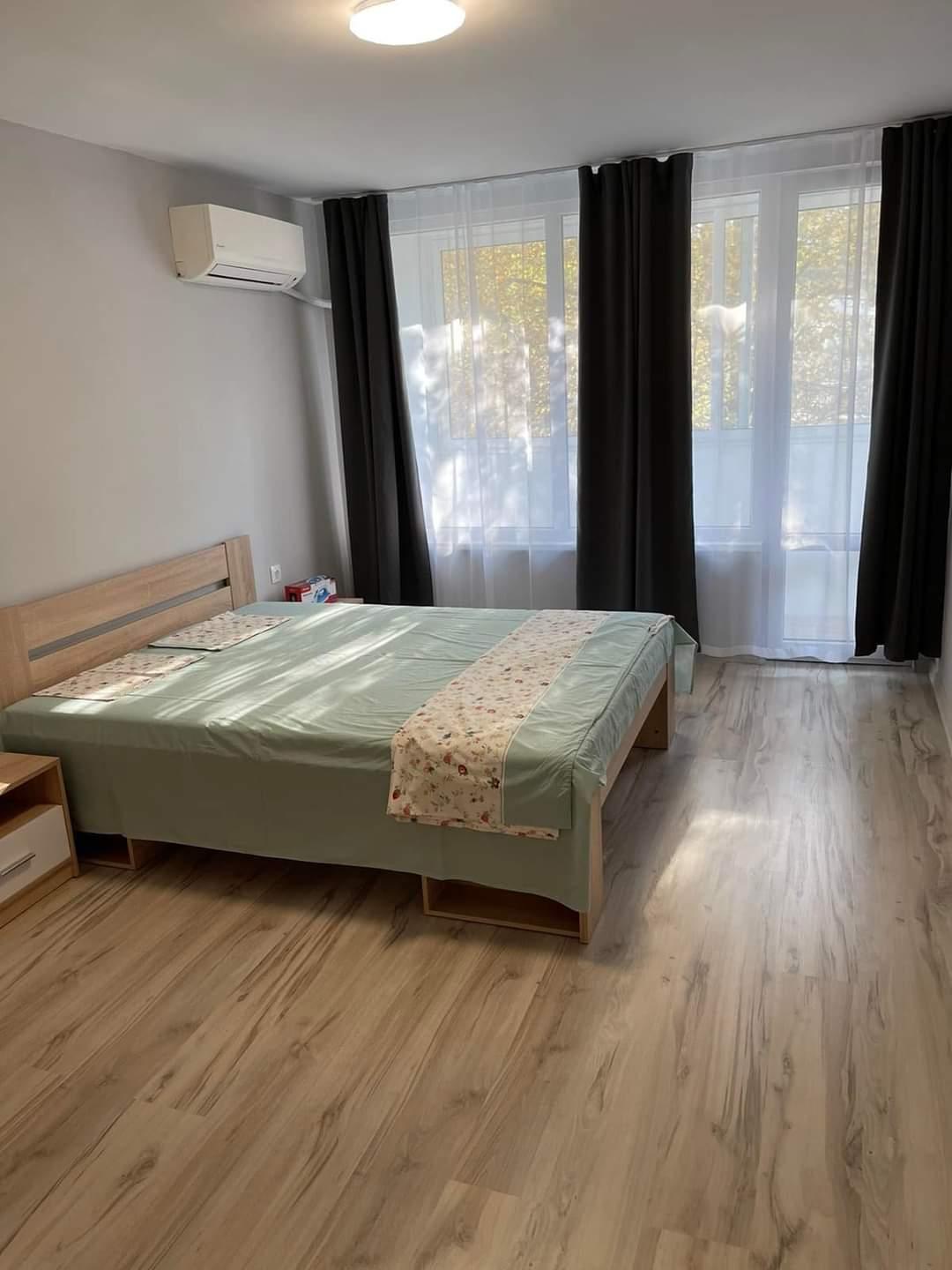 One-bedroom apartment for rent in Lazur residential district with entrance fees included