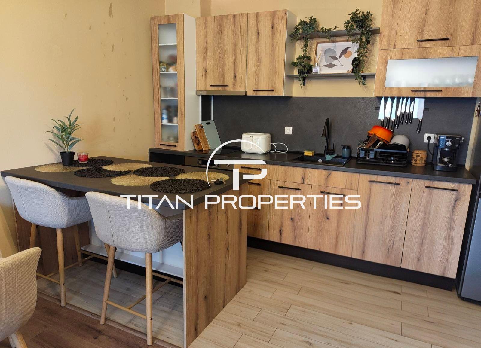 One-bedroom property with a private yard, the town of Chernomorets